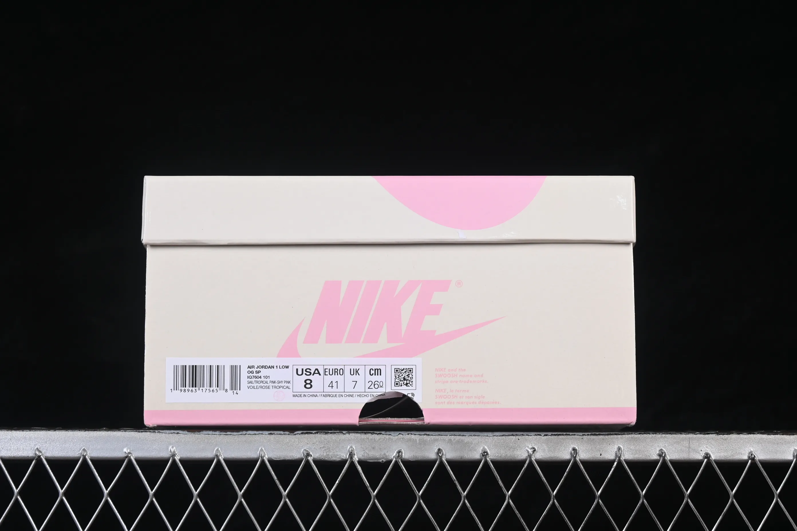 All categories Air Jordan Jordan series basketball shoes Air Jordan 1 Low OG version Travis Scott x Air Jordan 1 Low OG AJ1 Joe 1 undercut low IQ7604-101